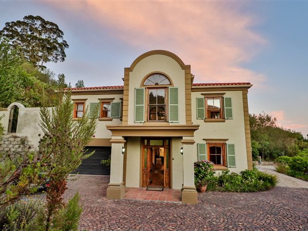 5 Bedroom House 5 Bedroom House
