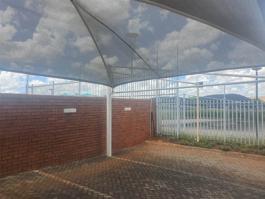 170  m² Commercial space in Highveld photo number 21