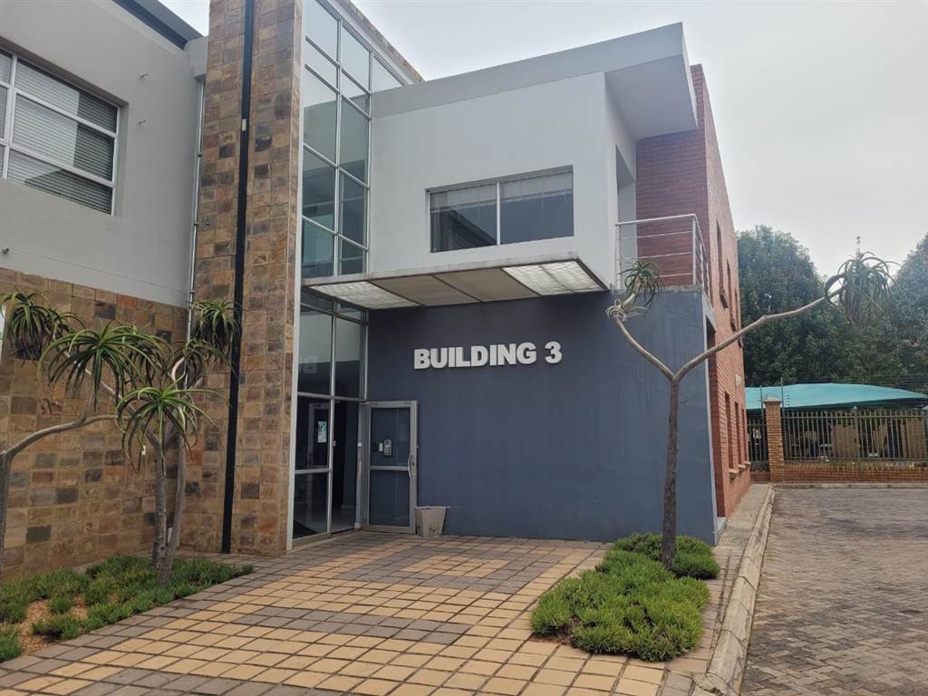 170  m² Commercial space in Highveld photo number 1