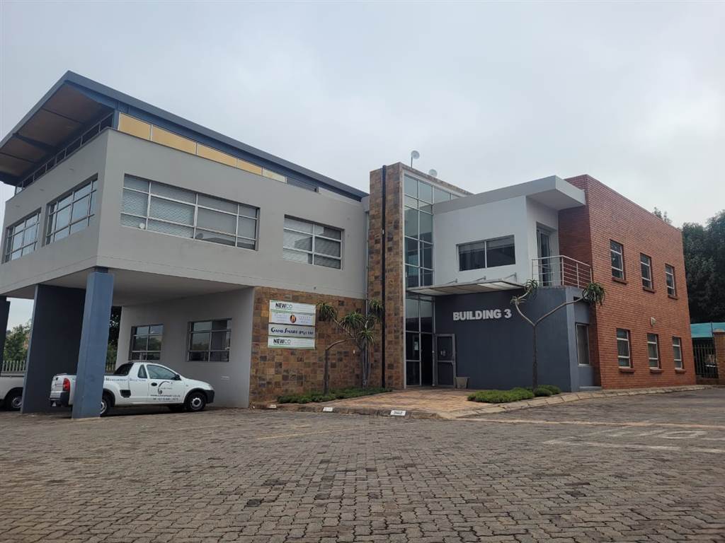 170  m² Commercial space in Highveld photo number 23