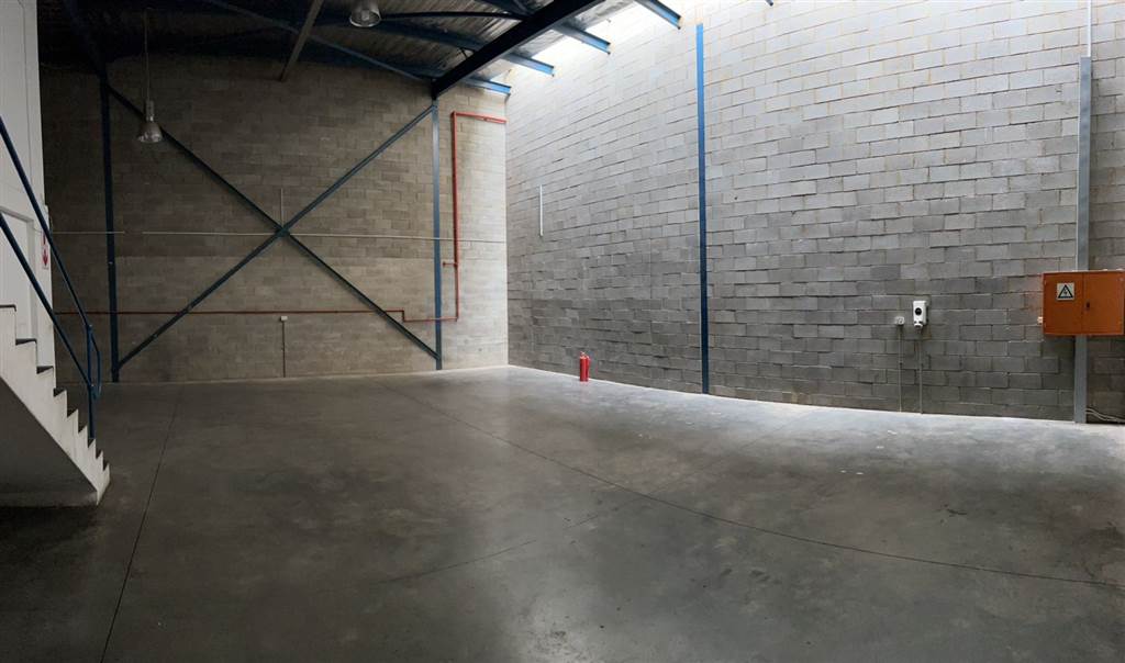 224.26  m² Industrial space in Eastgate photo number 5