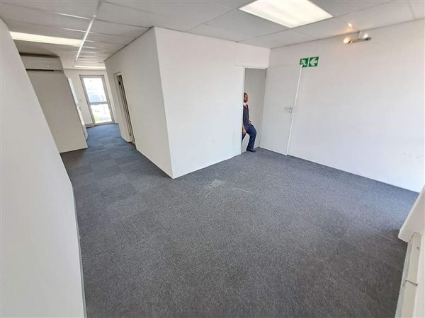 120  m² Office Space