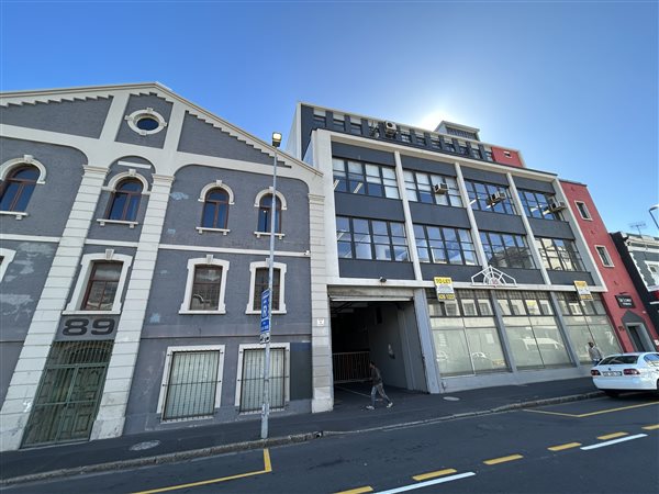 716  m² Commercial space in Woodstock