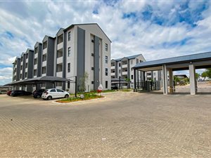 1 Bed Apartment in Carlswald Estate