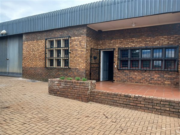 450  m² Industrial space