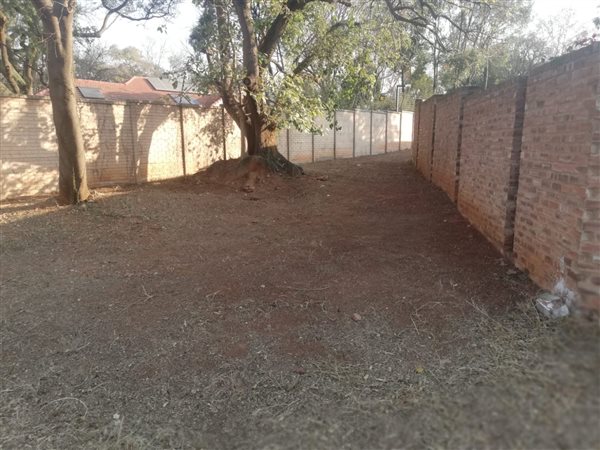 926 m² Land