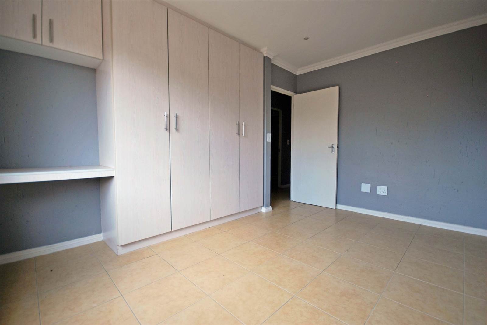 2 Bed Townhouse in New Redruth photo number 13