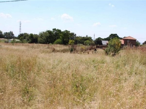 1 175 m² Land