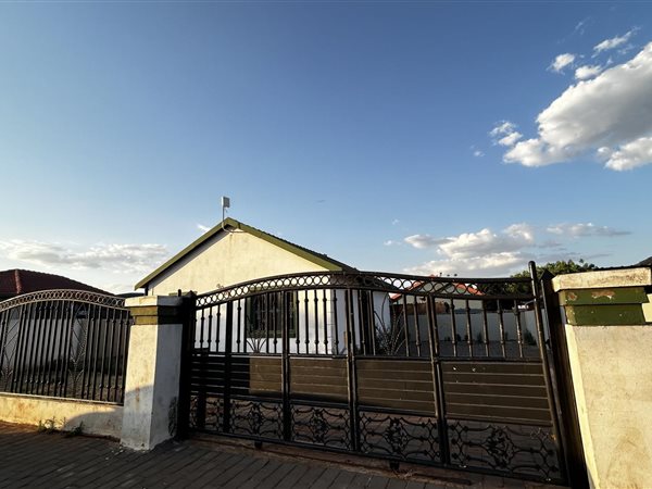 2 Bedroom House 2 Bedroom House