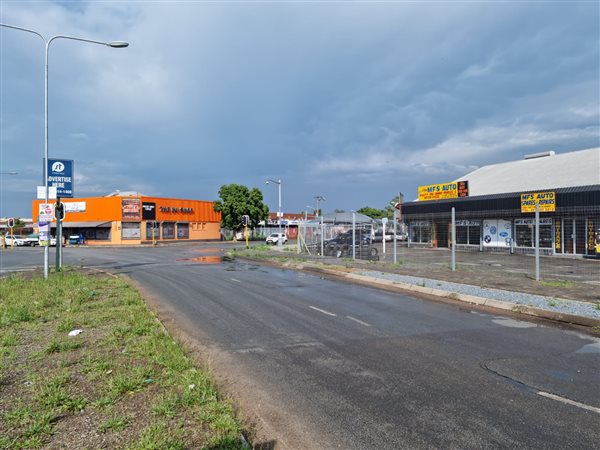 400  m² Retail Space