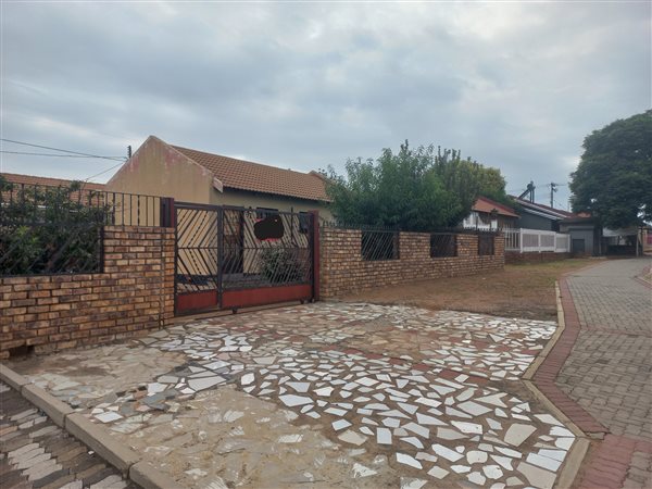 2 Bedroom House 2 Bedroom House