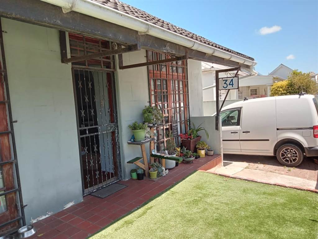 2 Bed House in Port Elizabeth Central photo number 12
