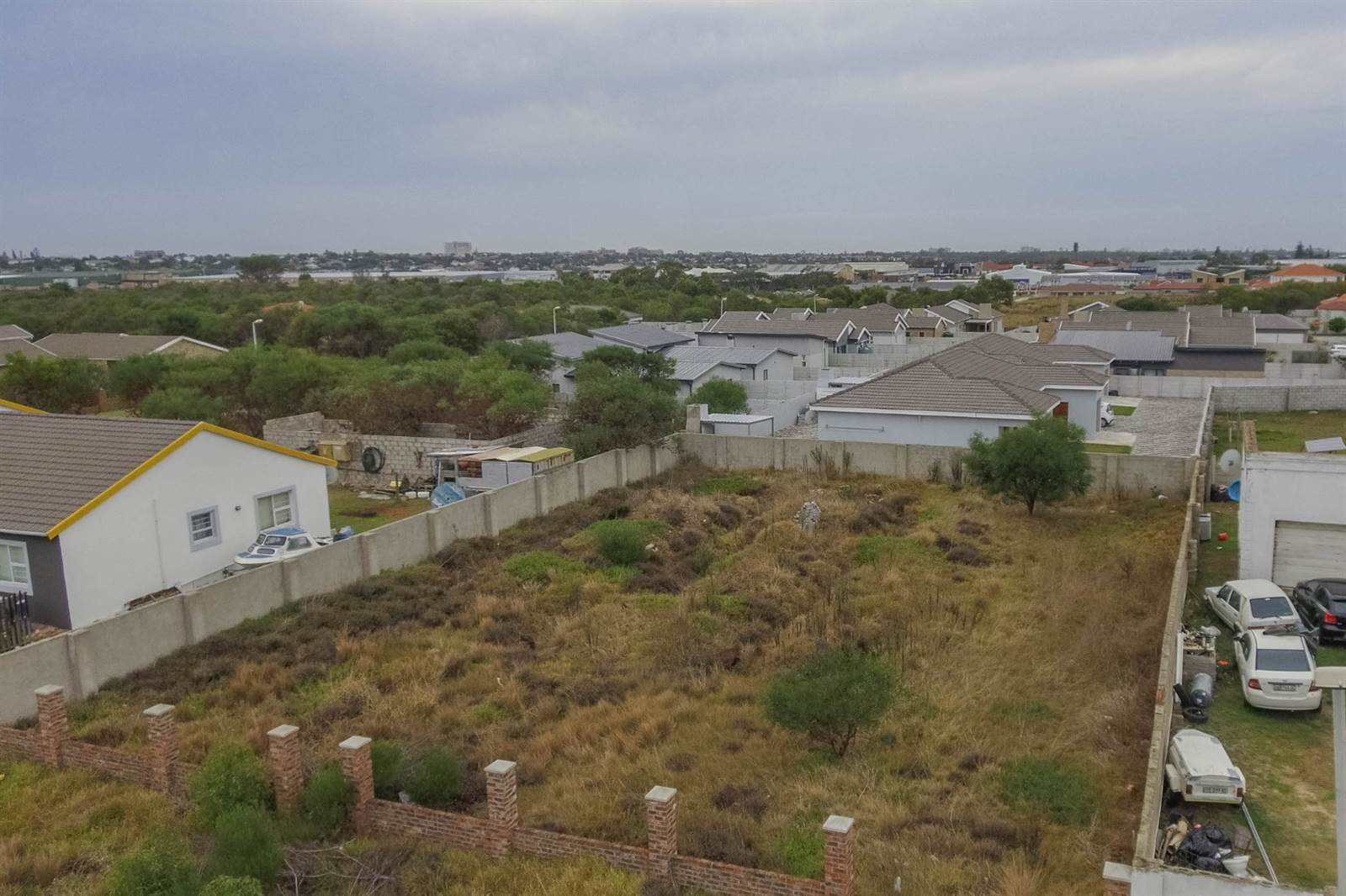 866 m² Land available in Fairview photo number 1