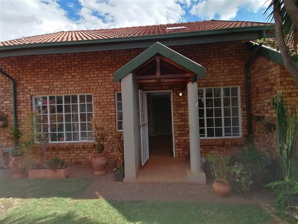 4 Bed Townhouse in Clubview