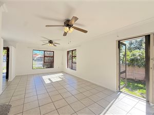 House in Oakglen