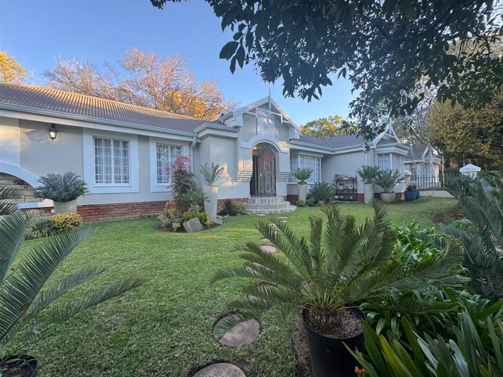 5 Bedroom House