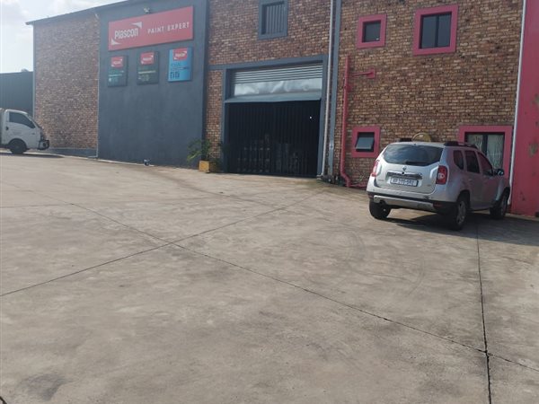 370  m² Industrial space in Mkondeni
