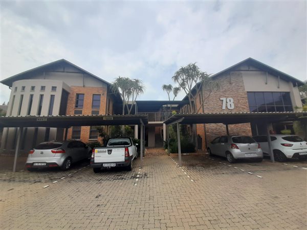 71  m² Commercial space in Silver Lakes