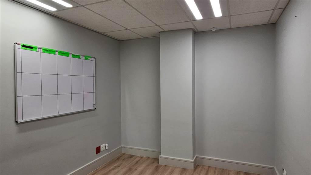 78  m² Office Space in Wilbart photo number 8