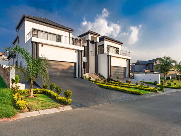 4 Bedroom House 4 Bedroom House