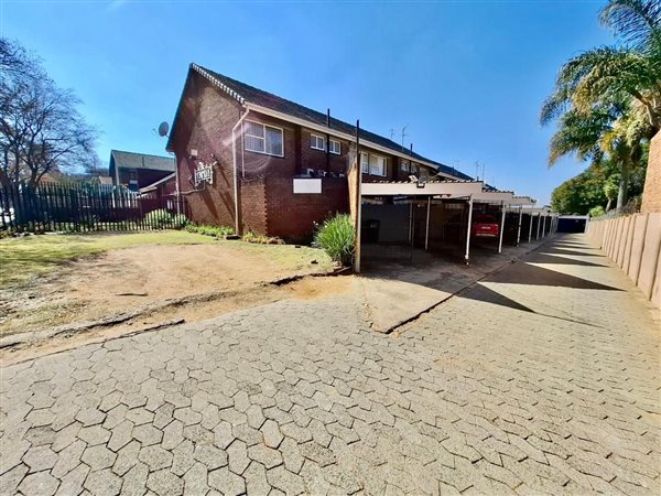 2 Bedroom Townhouse 2 Bedroom Townhouse