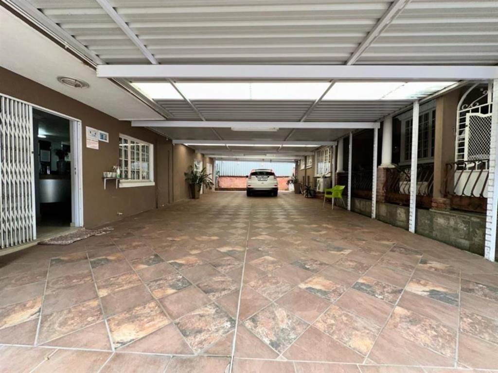 979  m² Commercial space in Bulwer photo number 3