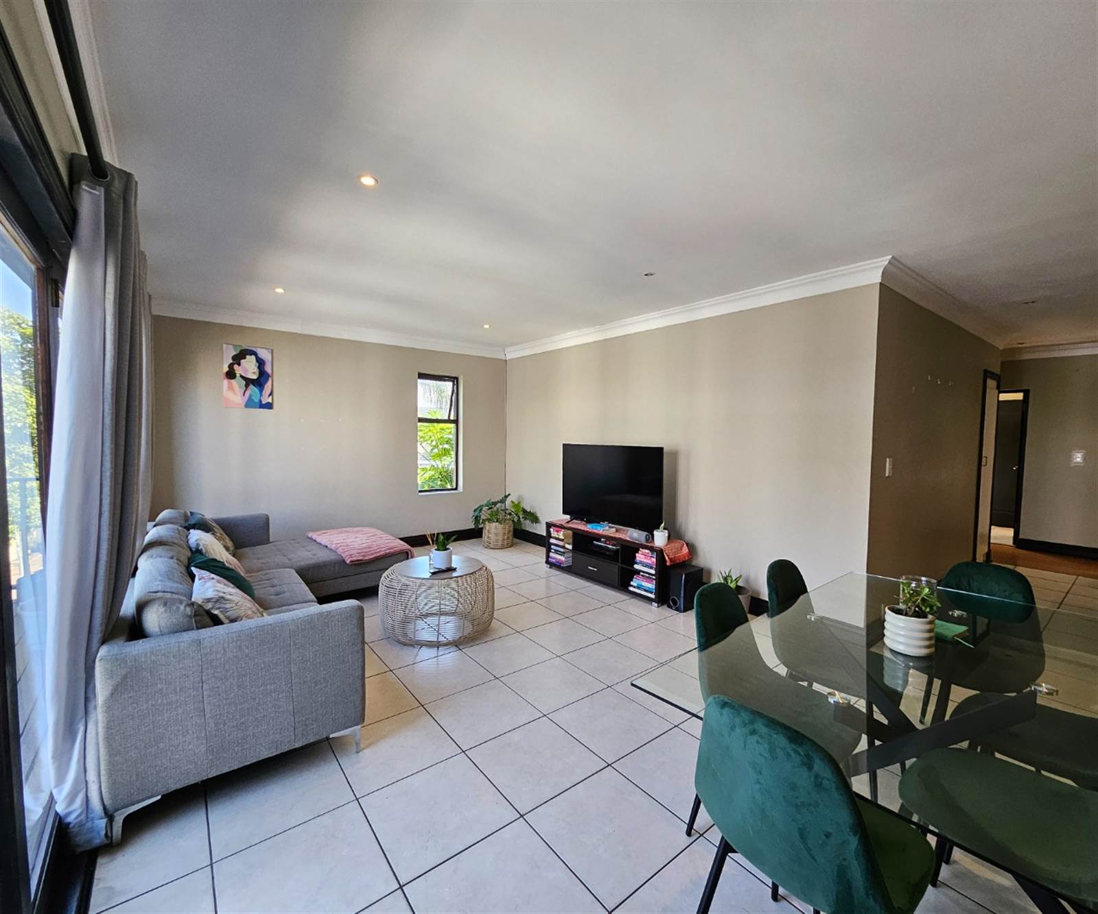 2 Bed Apartment in Musgrave photo number 6