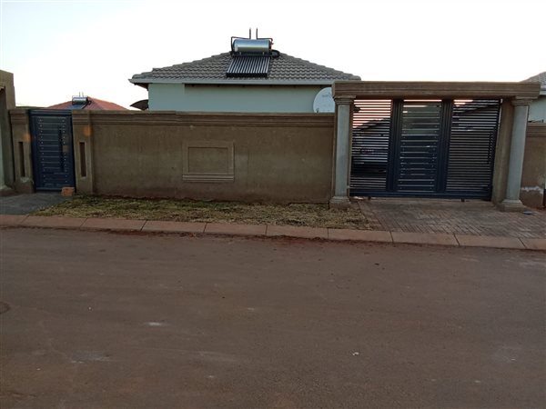 2 Bedroom House