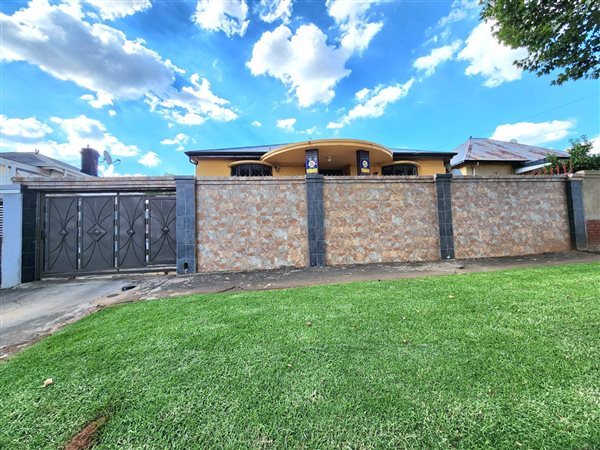 3 Bedroom House 3 Bedroom House