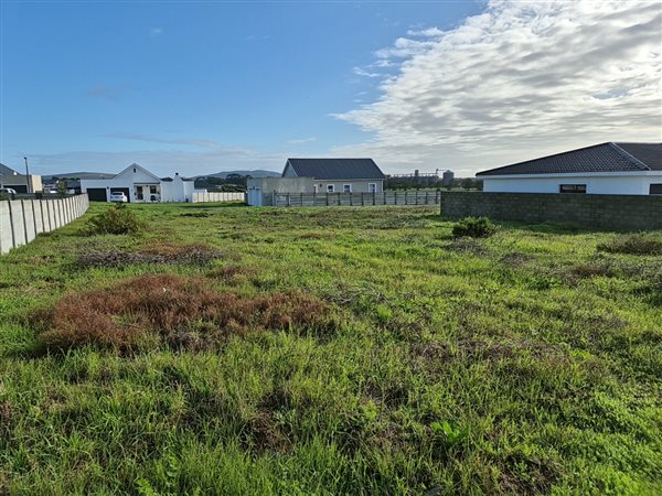 835 m² Land