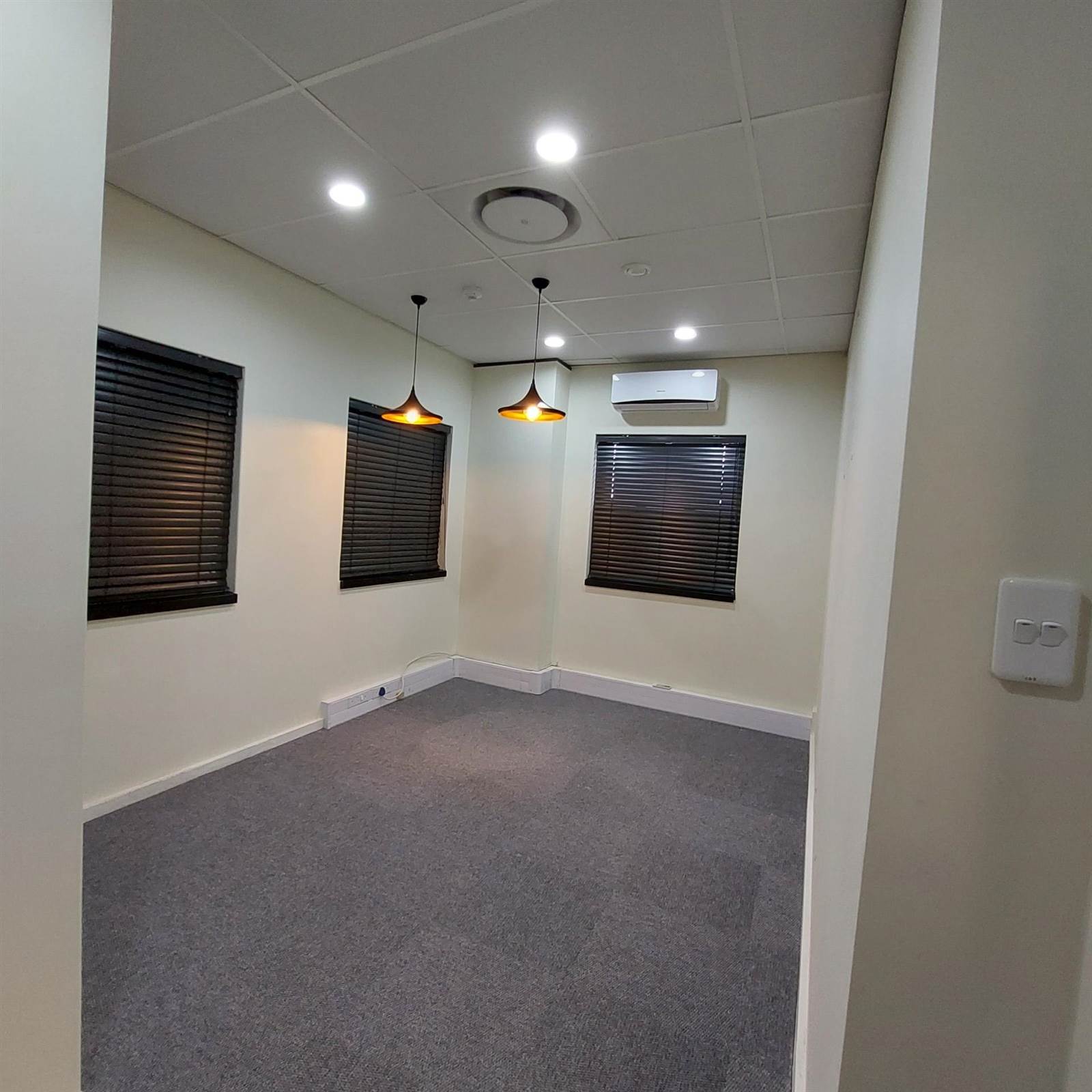 266  m² Office Space in Westville photo number 12