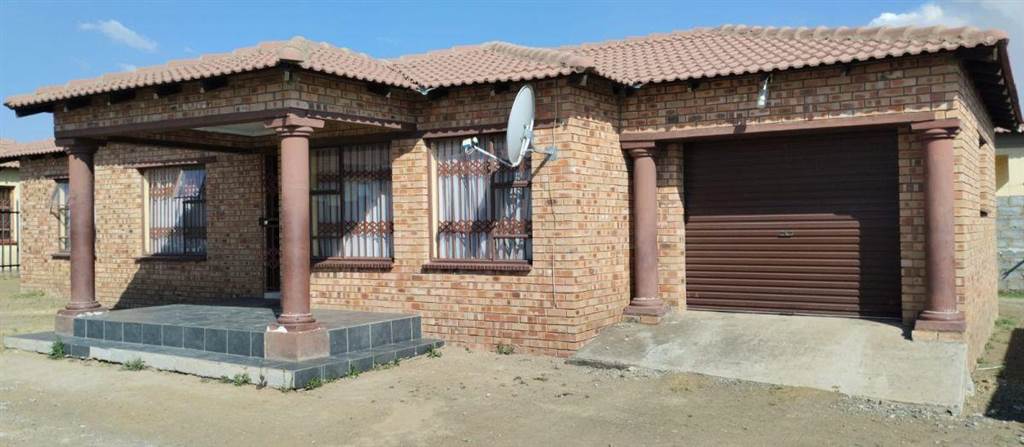 3 Bed House in Embalenhle photo number 1