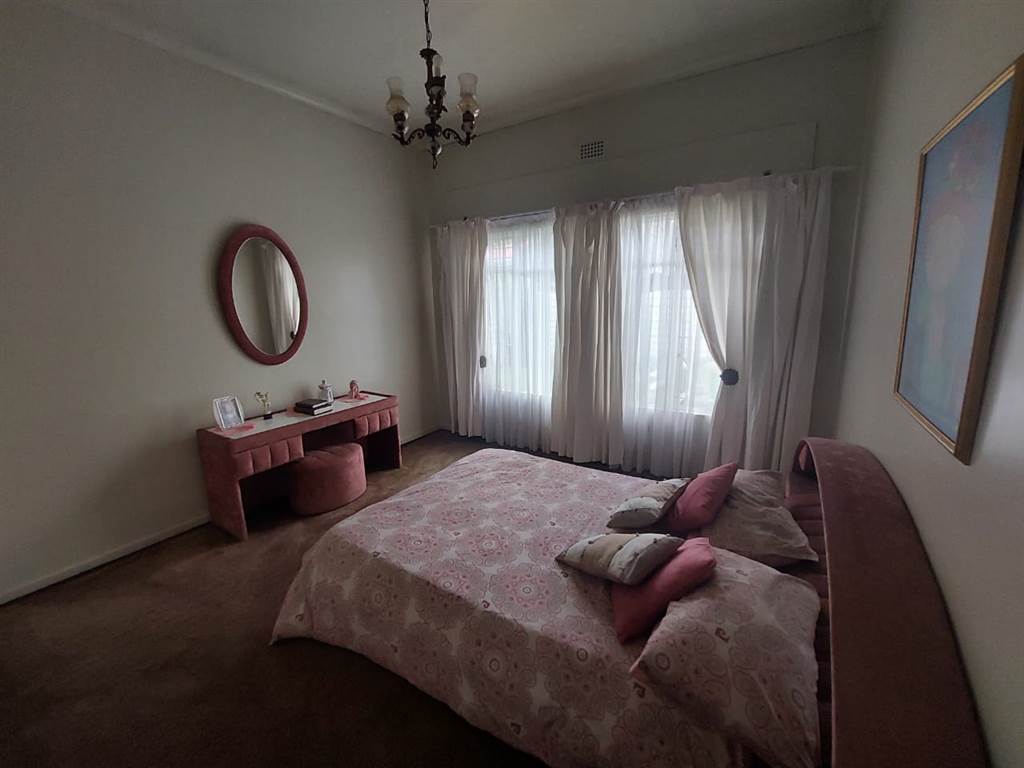 4 Bed House in Potchefstroom Central photo number 10