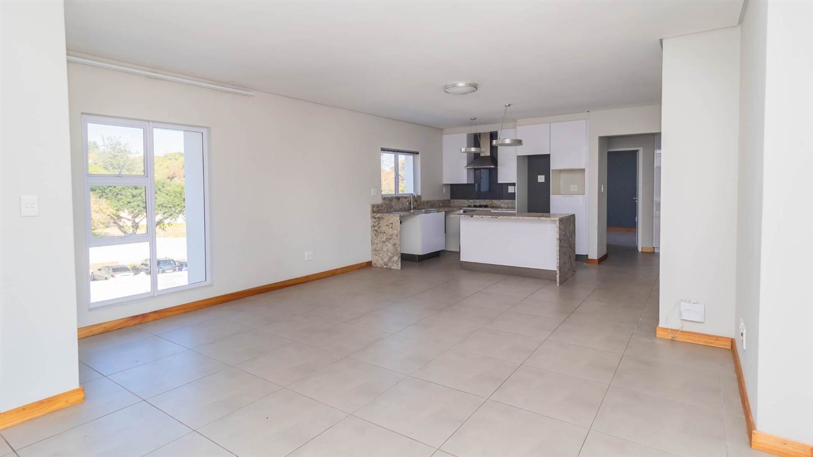 3 Bed Apartment in Bryanston photo number 4