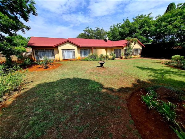 4 Bedroom House 4 Bedroom House
