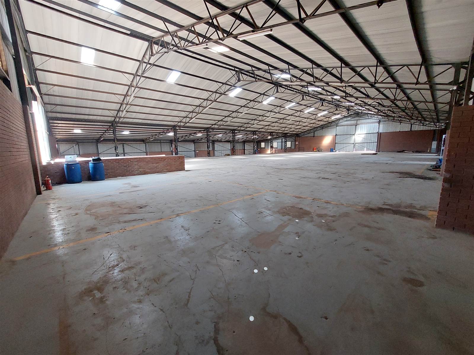 2400  m² Industrial space in Morehill photo number 12