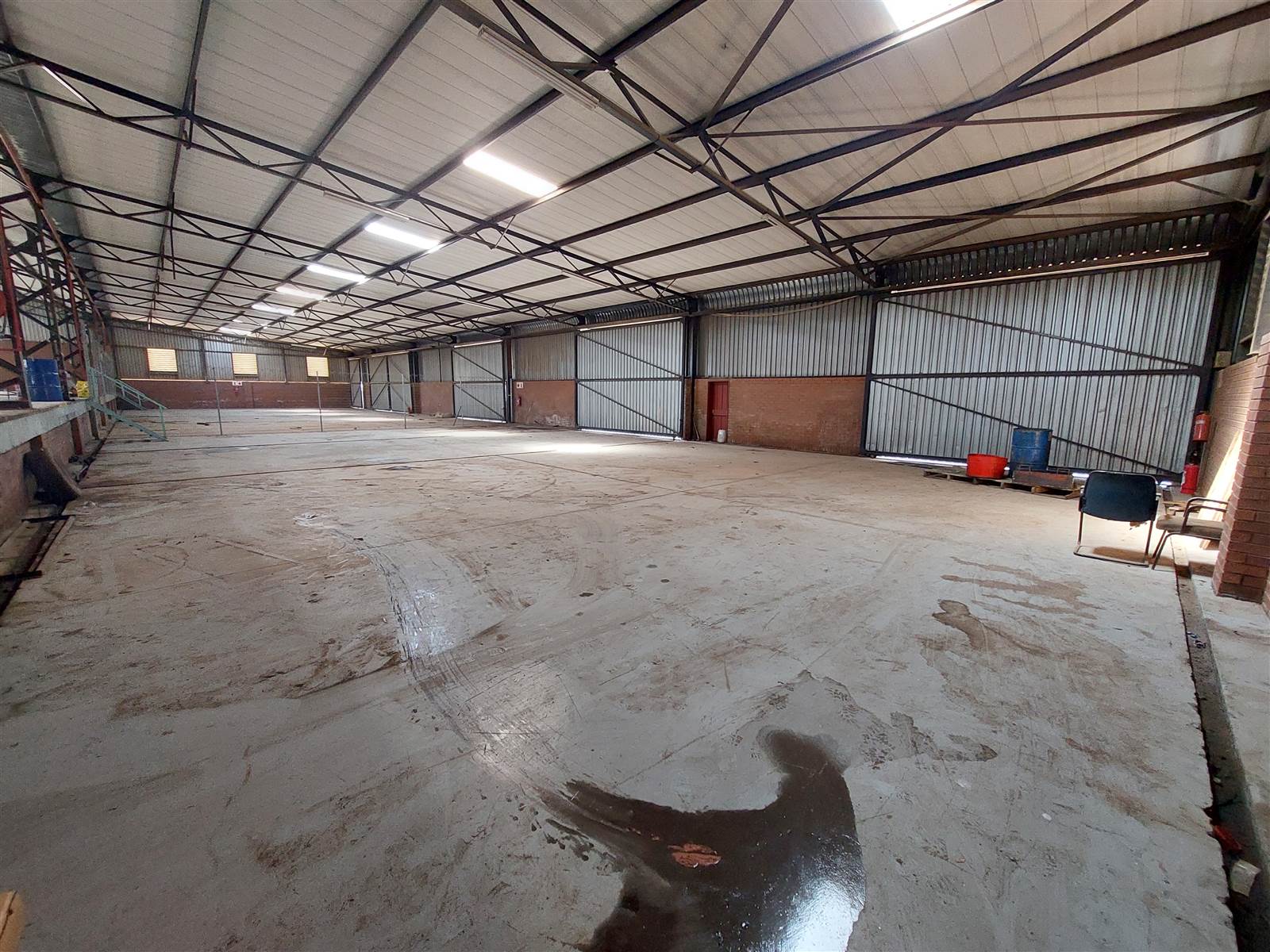 2400  m² Industrial space in Morehill photo number 7