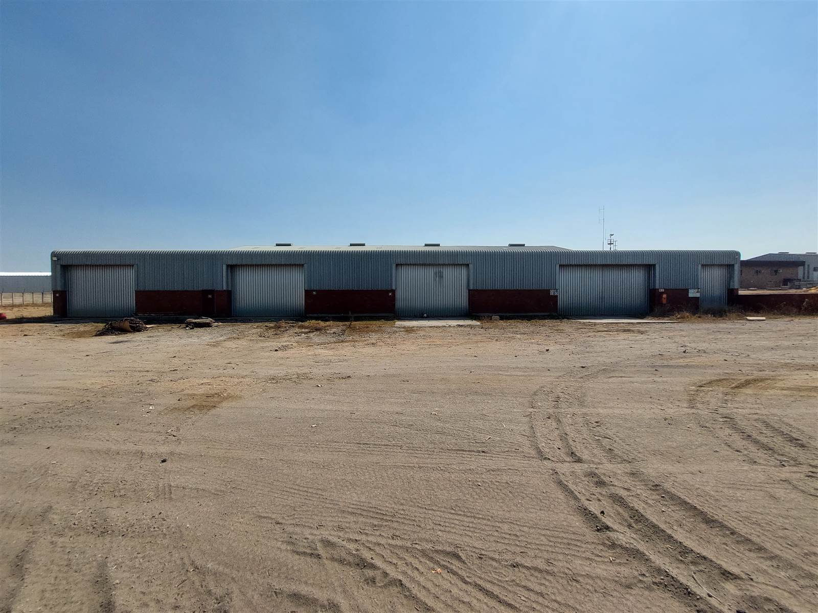 2400  m² Industrial space in Morehill photo number 15