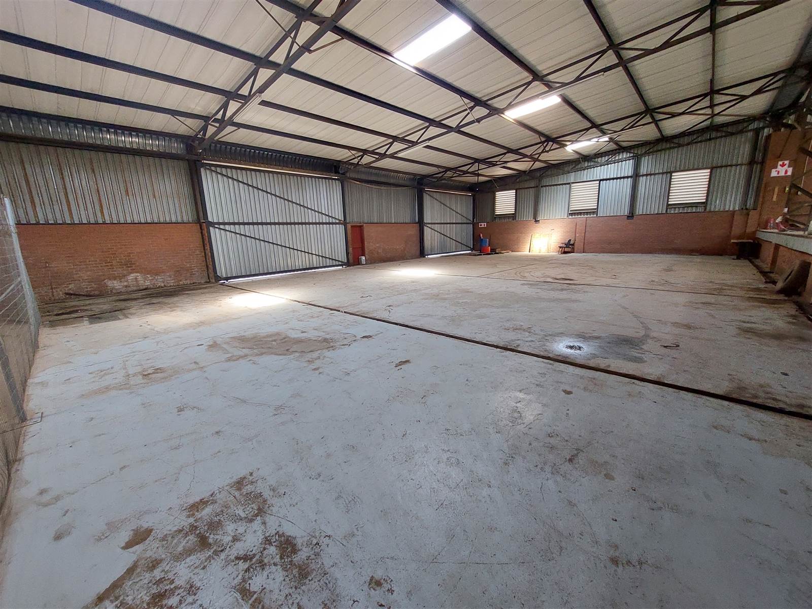 2400  m² Industrial space in Morehill photo number 9
