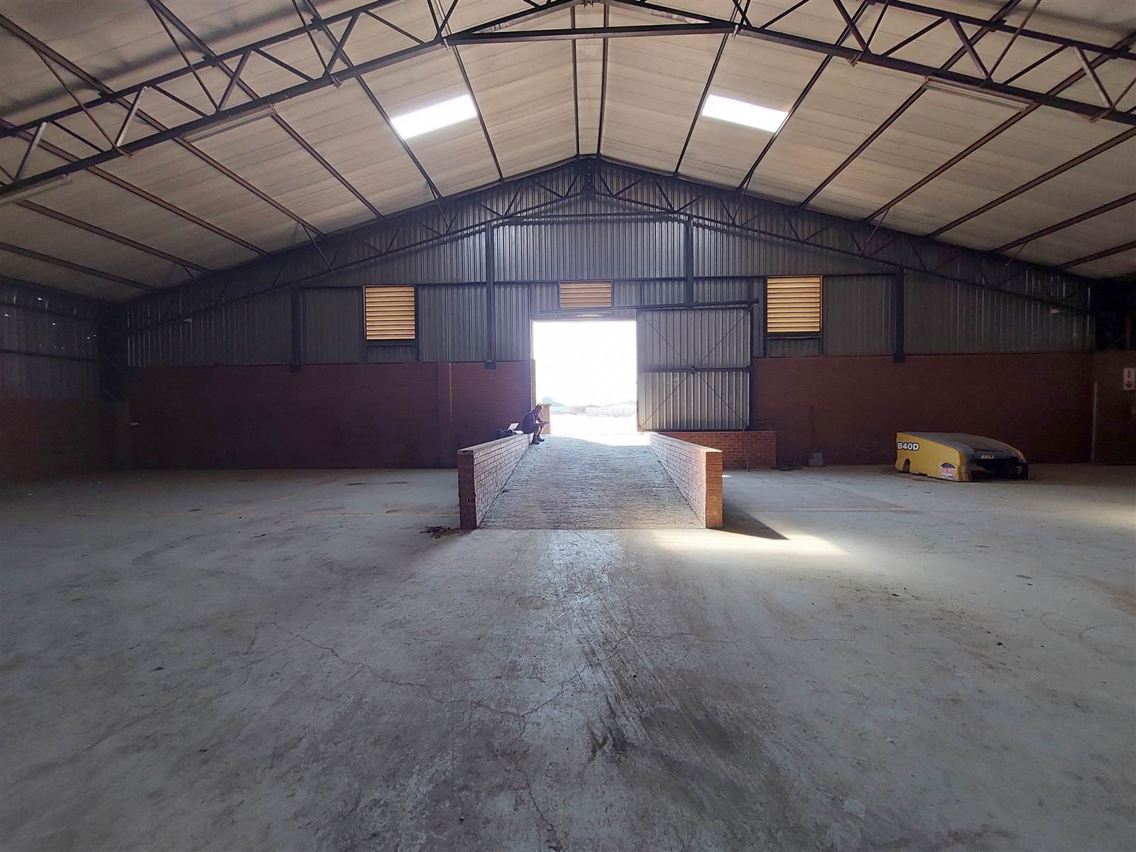 2400  m² Industrial space in Morehill photo number 5