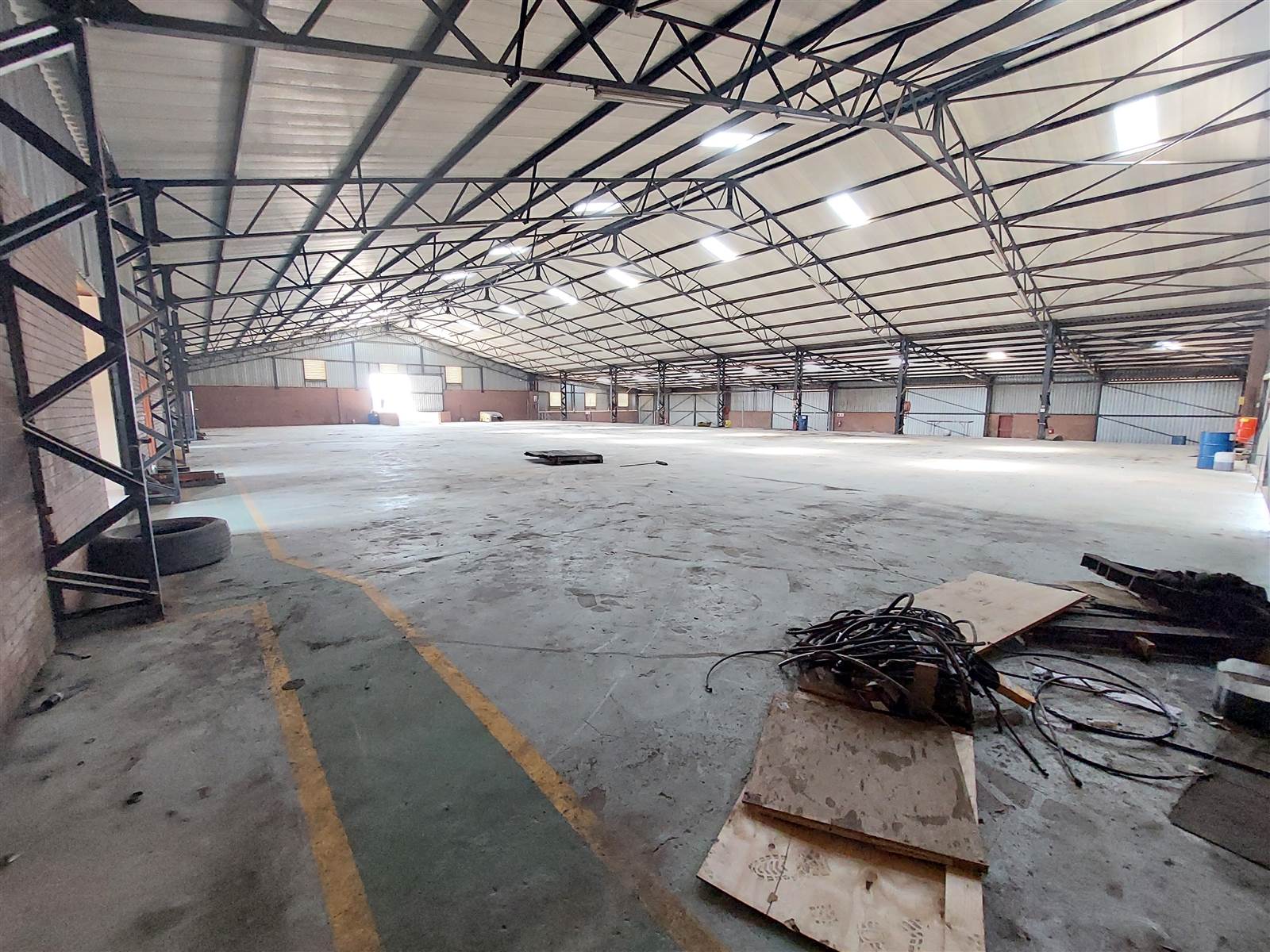 2400  m² Industrial space in Morehill photo number 11