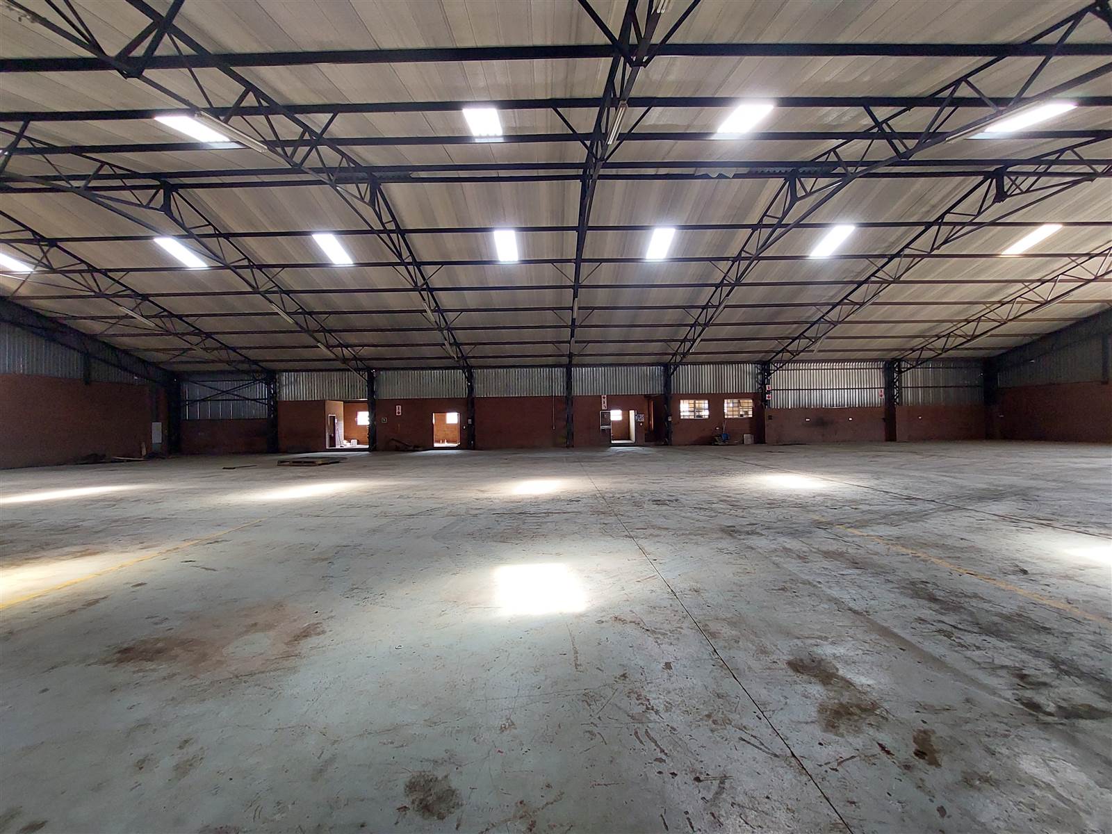 2400  m² Industrial space in Morehill photo number 6