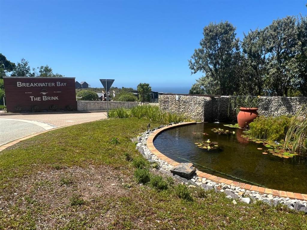 3126 m² Land available in Herolds Bay photo number 8