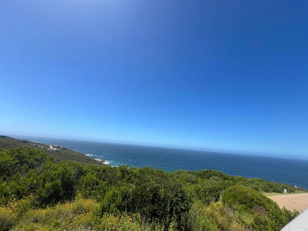 3126 m² Land available in Herolds Bay photo number 2