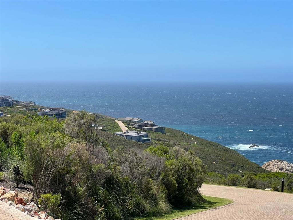 3126 m² Land available in Herolds Bay photo number 4
