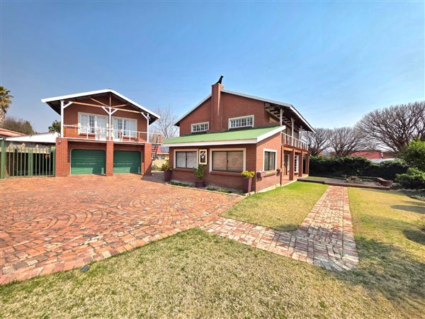 4 Bedroom House 4 Bedroom House