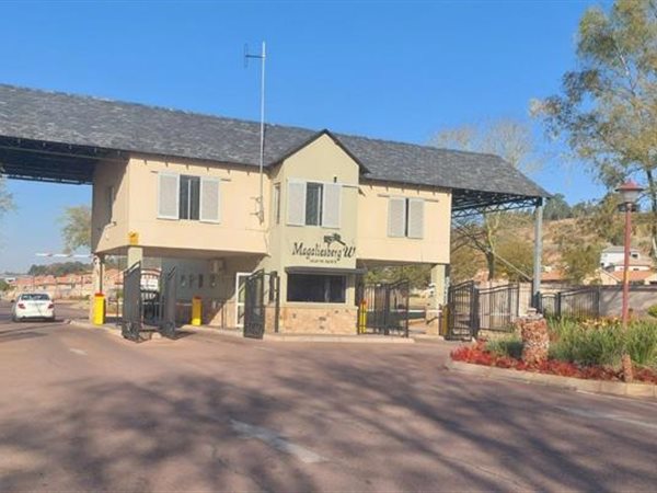 755 m² Land