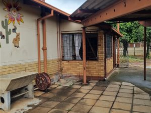 3 Bed House in Eloffsdal