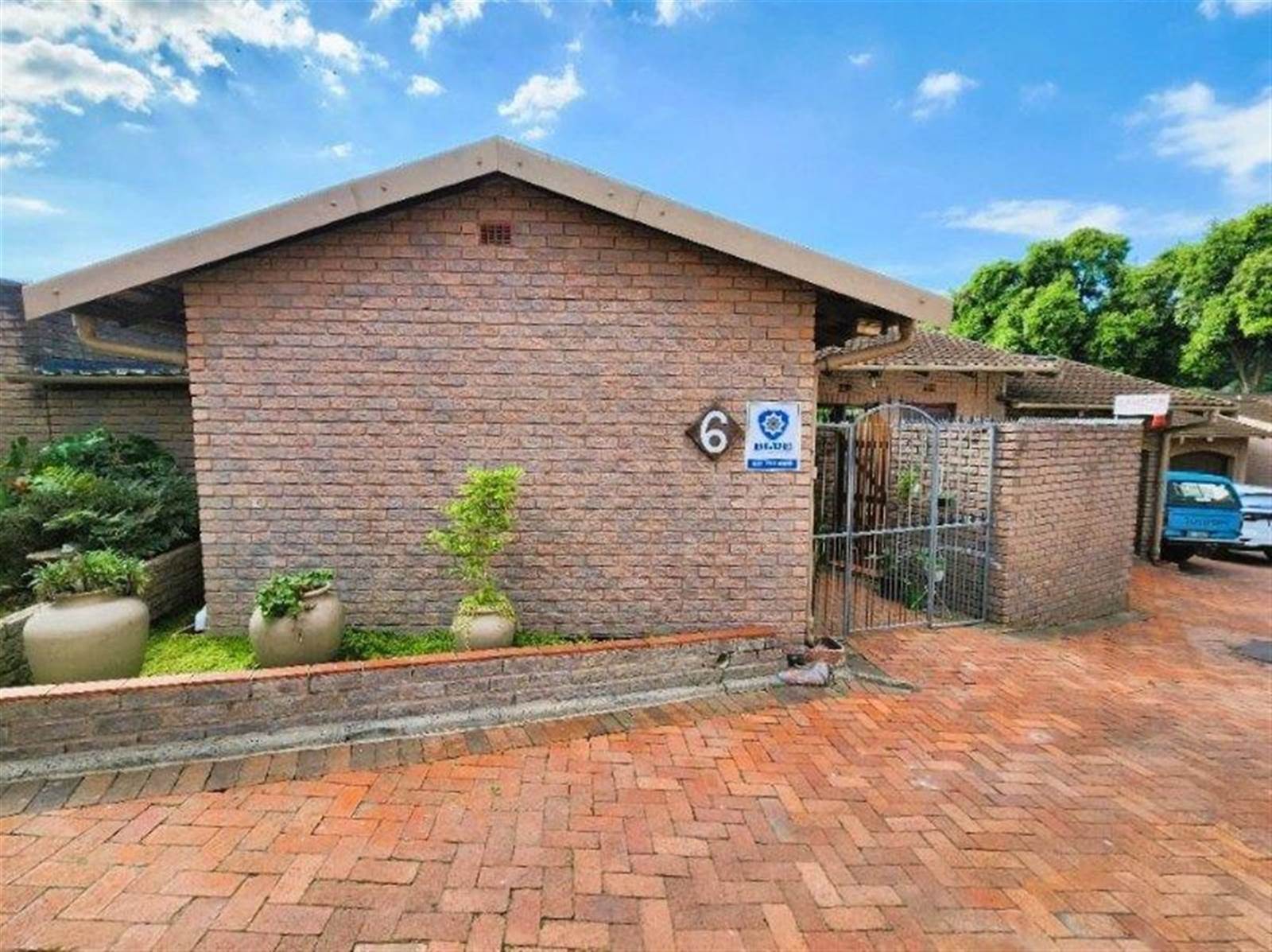 3 Bed Townhouse in Pinetown Central photo number 2
