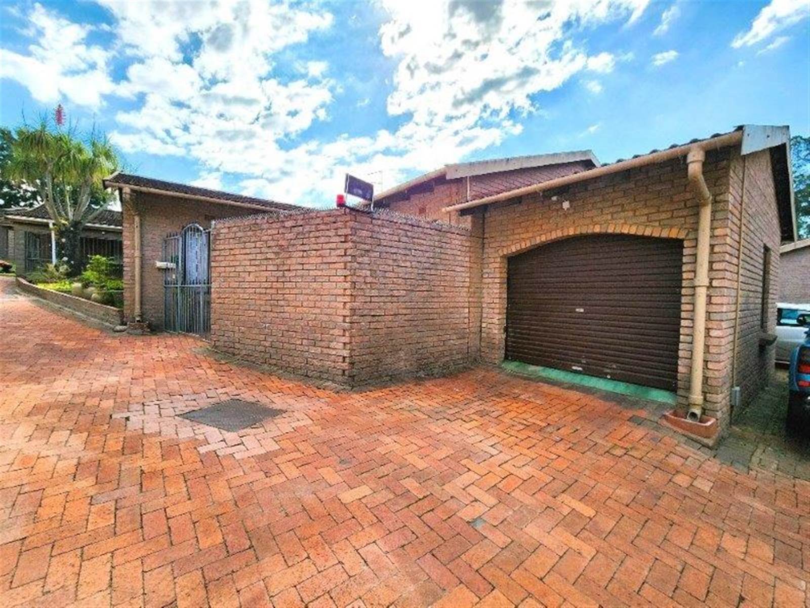3 Bed Townhouse in Pinetown Central photo number 24